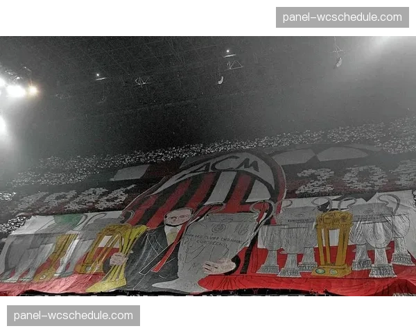 场边花絮:球迷看台巨型TIFO致敬俱乐部传奇,成为社交媒体热议话题