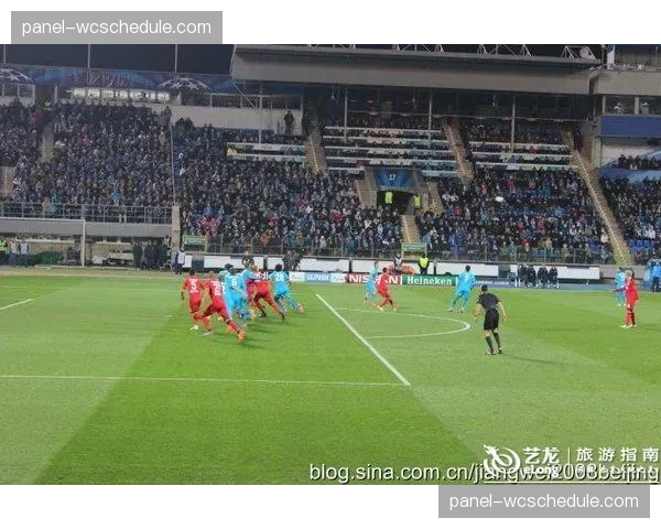 消息：勒沃库森训练课重点演练被压迫时的后场出球线路